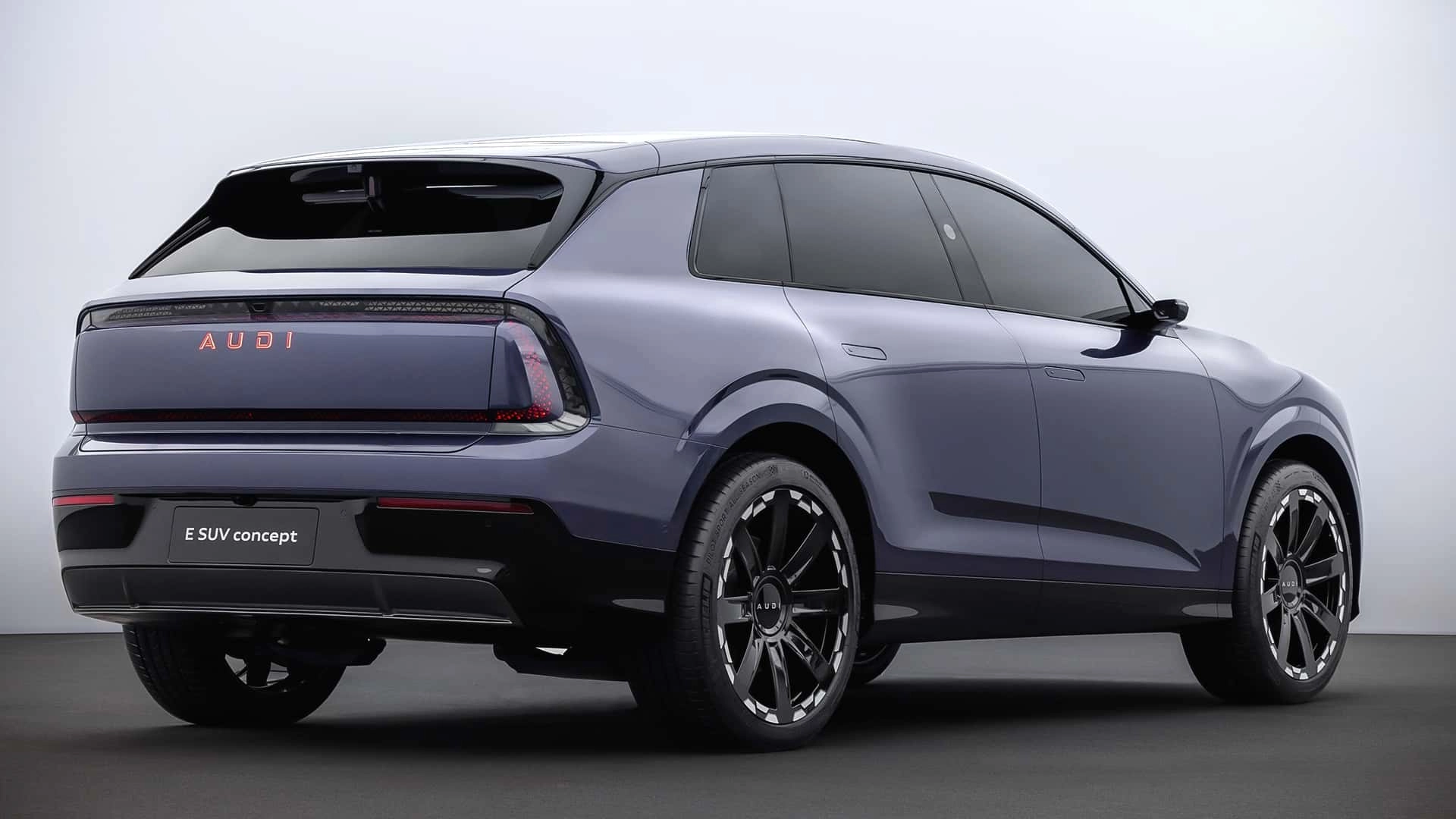 Audi e suv concept (4)